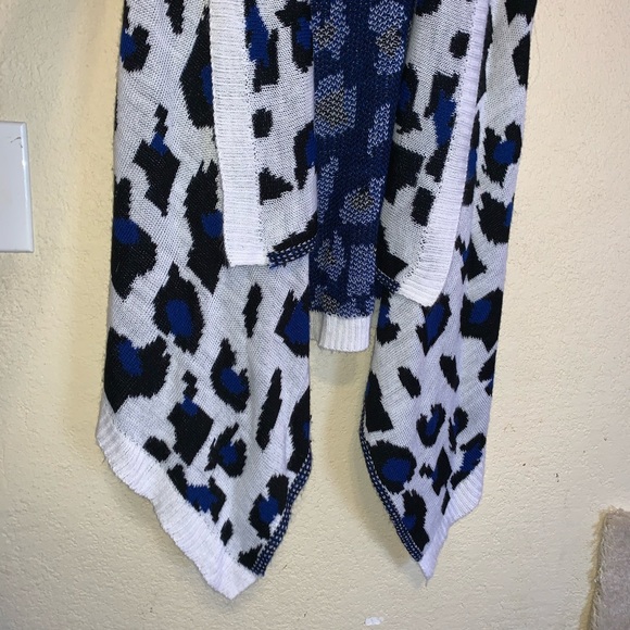 Cheetah print Shawl. 🐱 - Picture 3 of 4